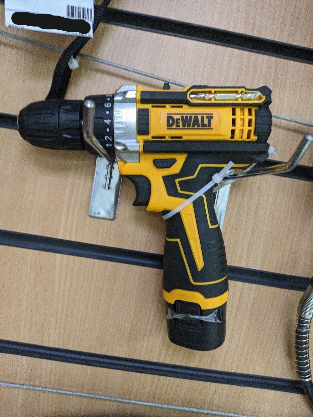 Шуруповерт DeWalt 12В