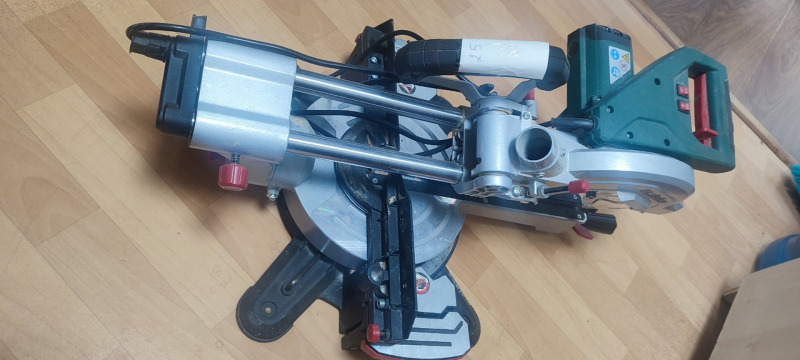 пила торцовочная Metabo KGS216M + диск 690827000