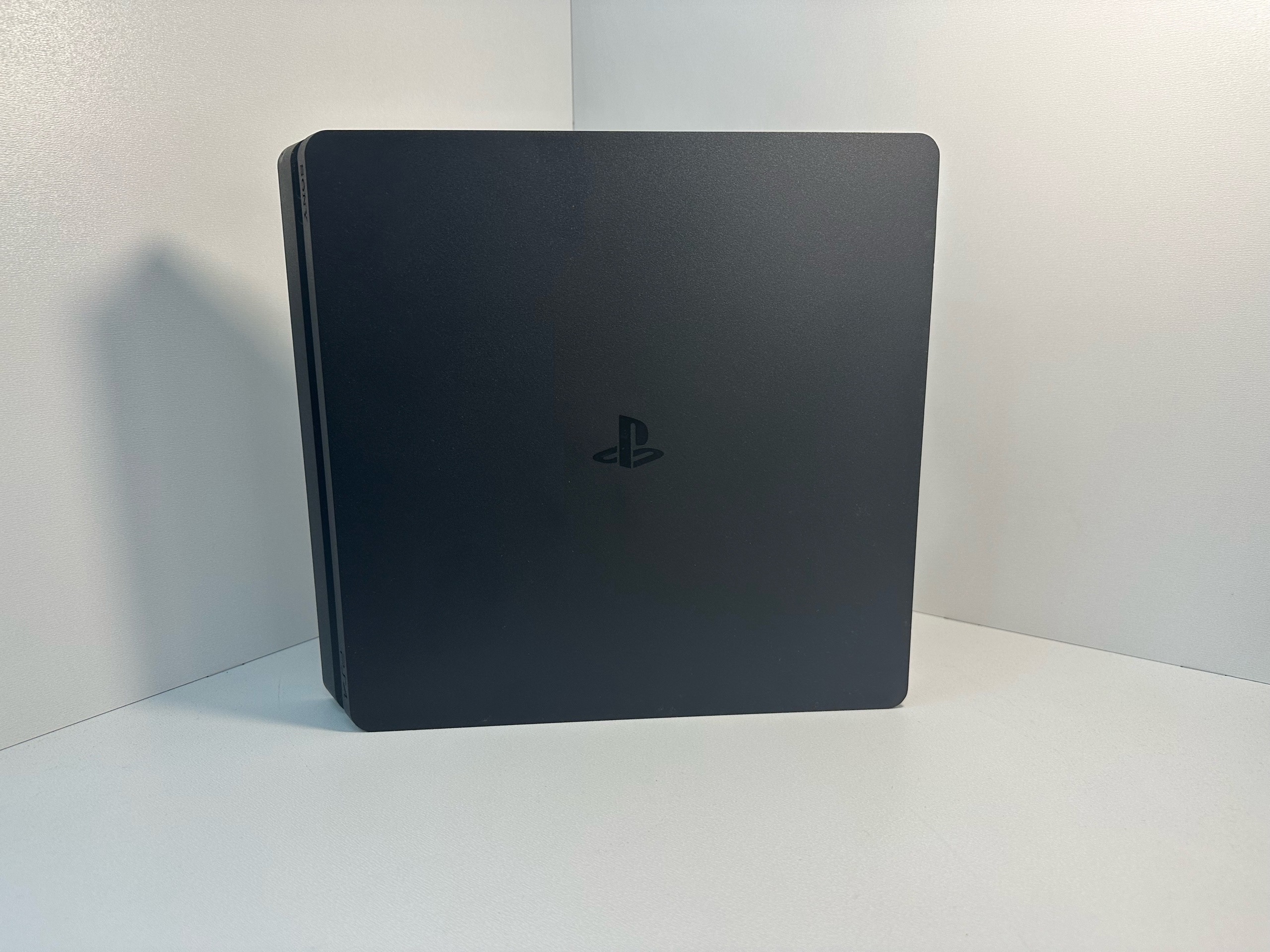 Sony Playstation 4 Slim 1tb